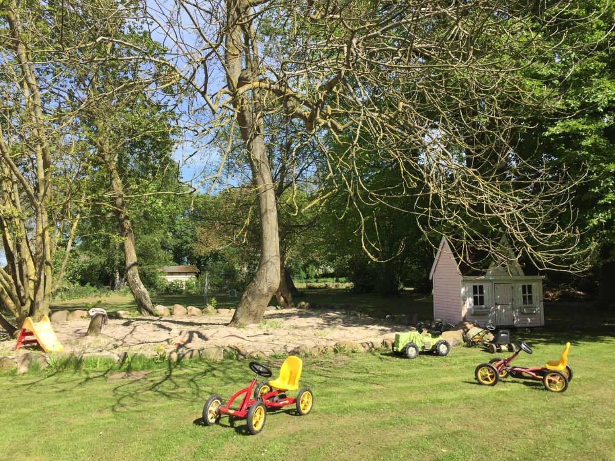 Ferienhaus 1 _ Ferien Im Gutspark Mattchow 외부 사진
